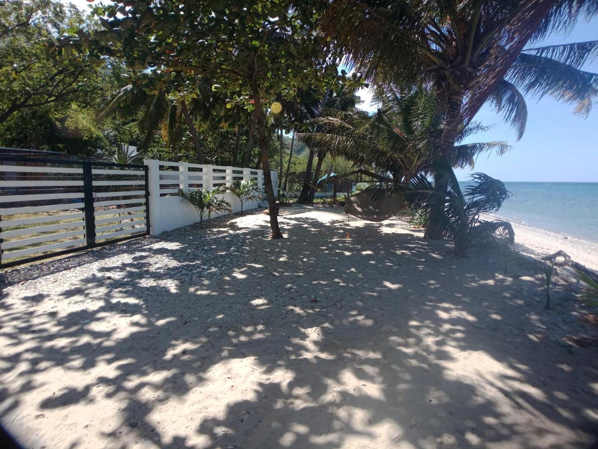 Amami Beachfront Villa With Private Beach Пуэрто-Галера Экстерьер фото