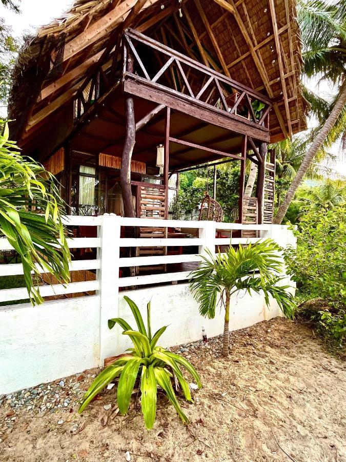 Amami Beachfront Villa With Private Beach Пуэрто-Галера Экстерьер фото
