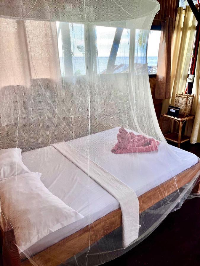 Amami Beachfront Villa With Private Beach Пуэрто-Галера Экстерьер фото