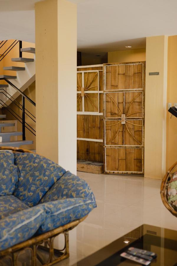 Amami Beachfront Villa With Private Beach Пуэрто-Галера Экстерьер фото