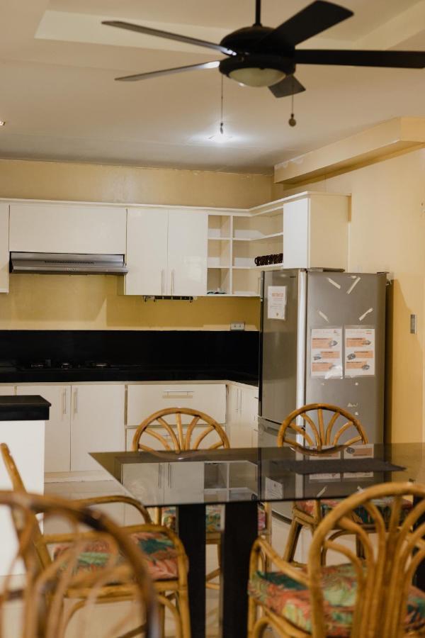 Amami Beachfront Villa With Private Beach Пуэрто-Галера Экстерьер фото