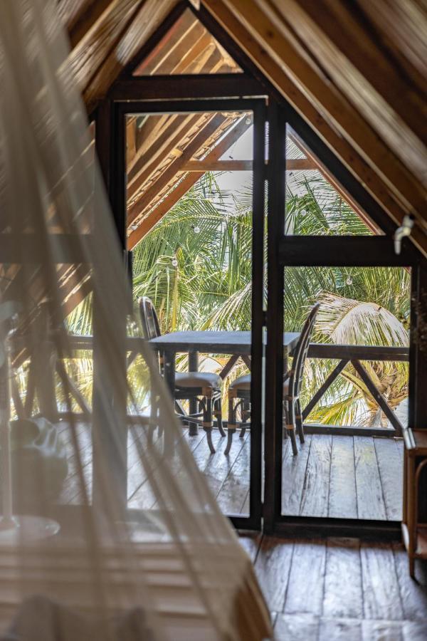 Amami Beachfront Villa With Private Beach Пуэрто-Галера Экстерьер фото
