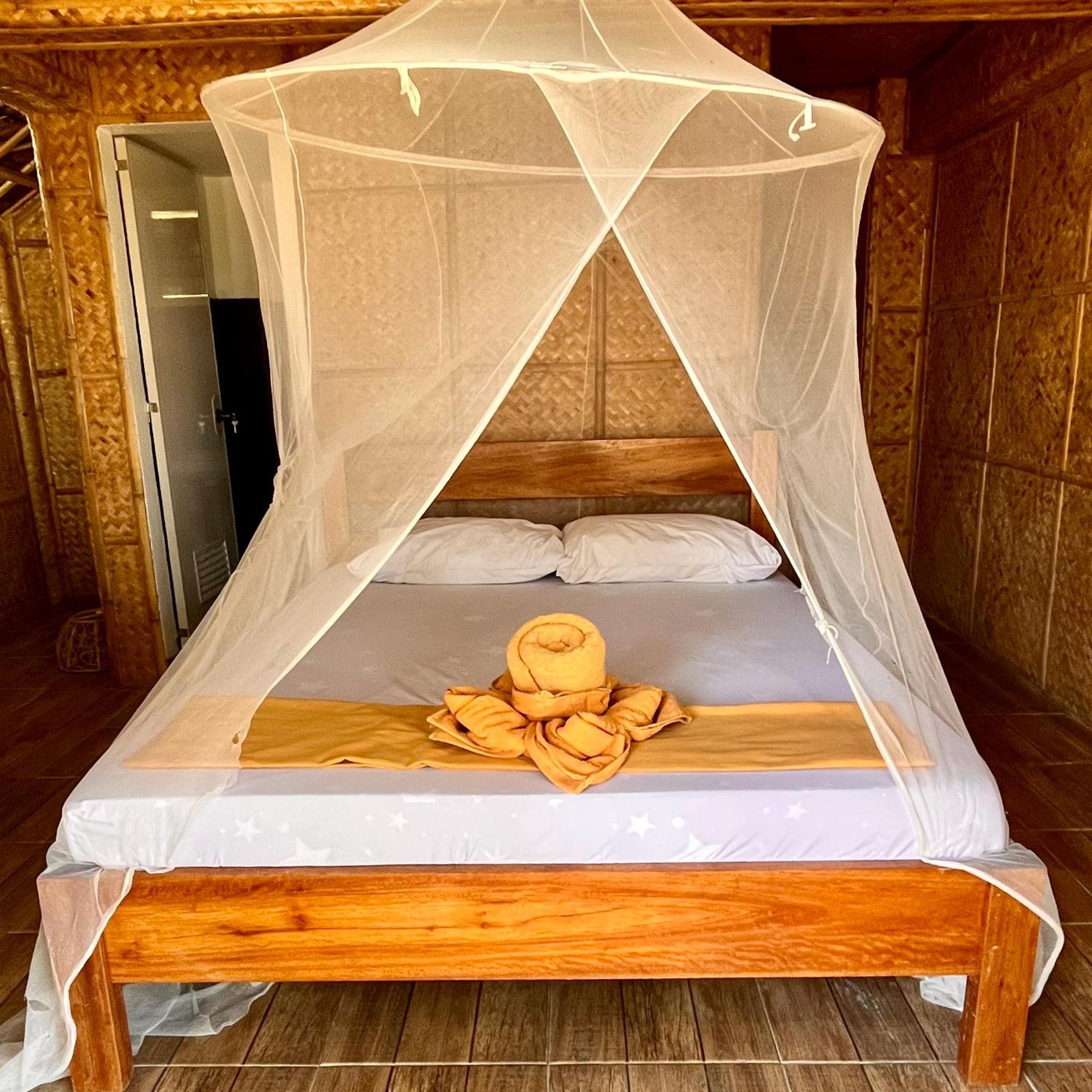 Amami Beachfront Villa With Private Beach Пуэрто-Галера Экстерьер фото