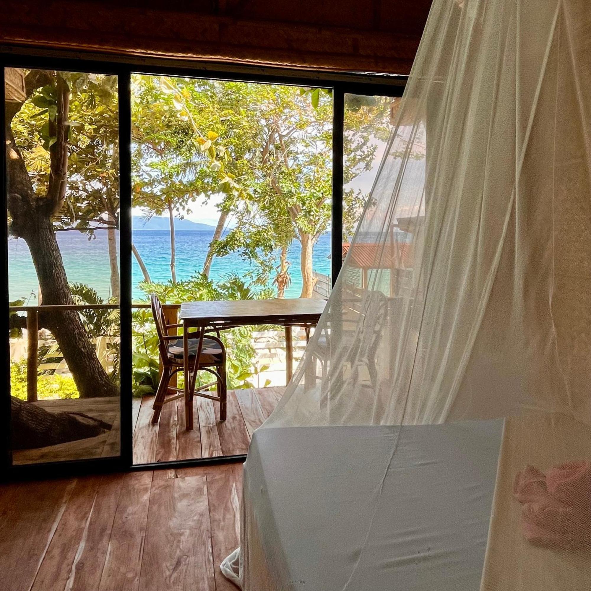 Amami Beachfront Villa With Private Beach Пуэрто-Галера Экстерьер фото
