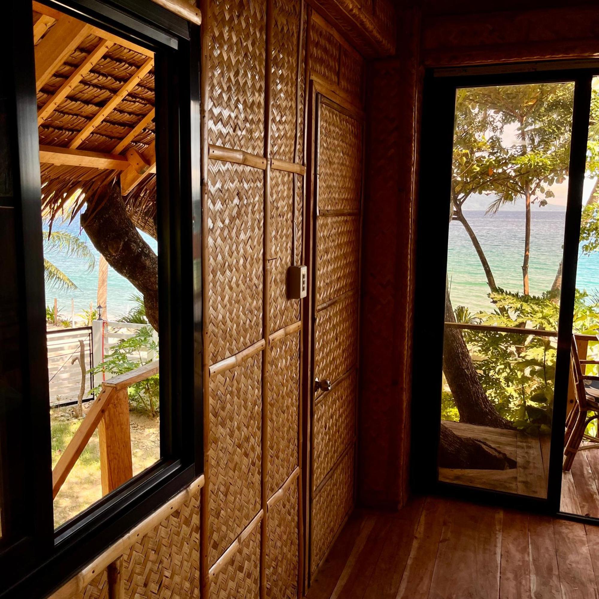 Amami Beachfront Villa With Private Beach Пуэрто-Галера Экстерьер фото